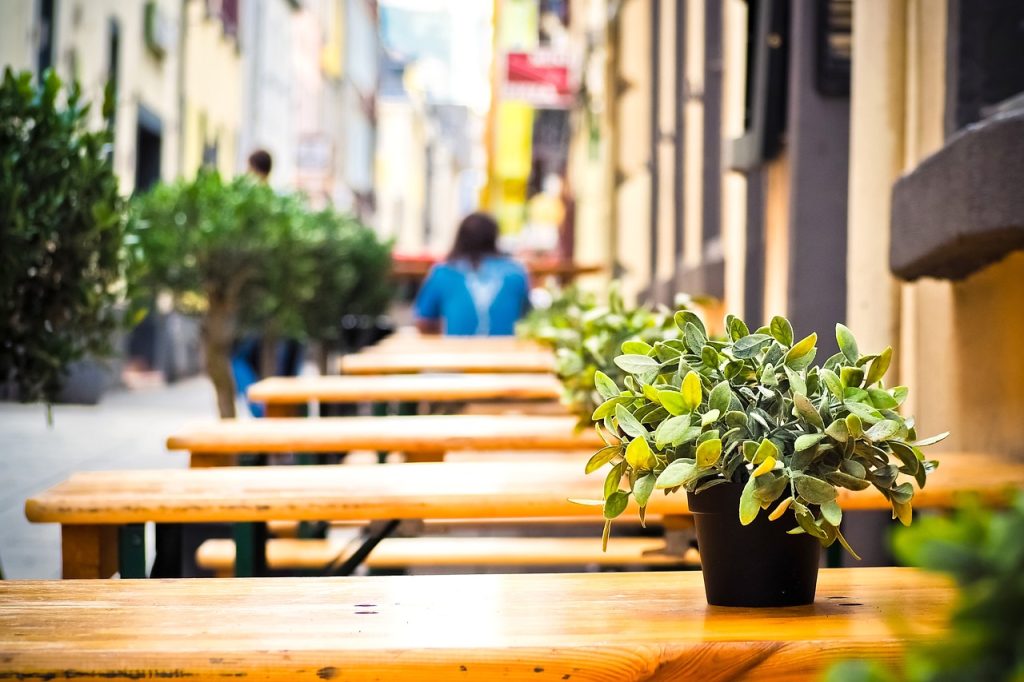 Ejemplo relacionado con envases de plástico para alimentación en Muntanyola (Barcelona)